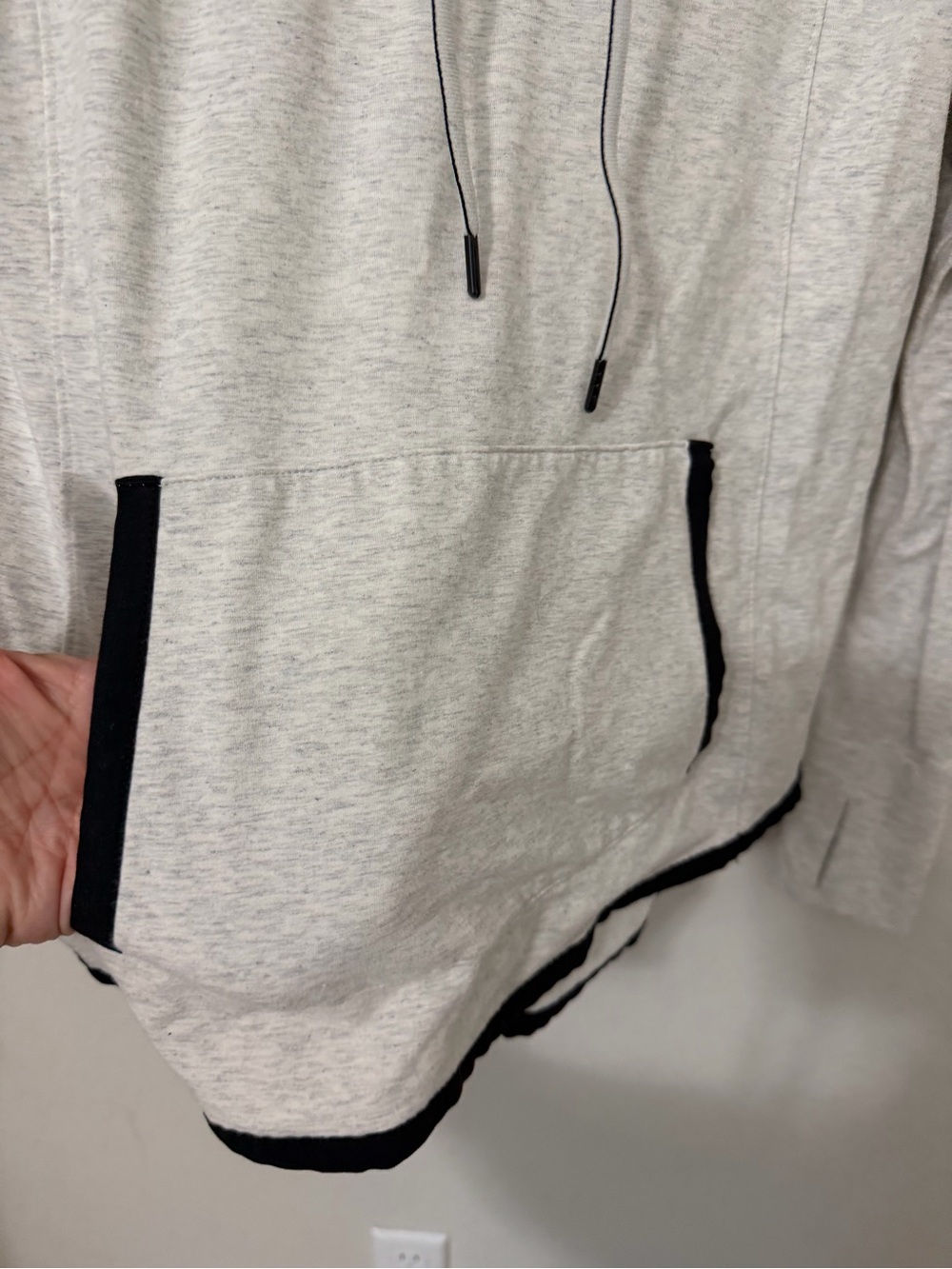 Athleta Gray Cowl Neck Performance Hoodie Thumbholes Kangaroo Pocket Size Small - Picture 5 of 9